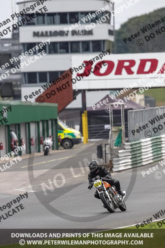 Vintage motorcycle club;eventdigitalimages;mallory park;mallory park trackday photographs;no limits trackdays;peter wileman photography;trackday digital images;trackday photos;vmcc festival 1000 bikes photographs